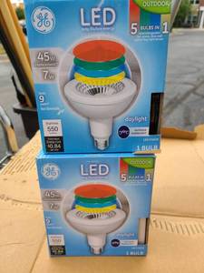 lot 9032 image: lot of 2 each LED 5 color flood lights