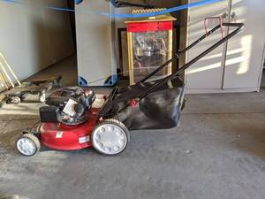 lot 6069 image: Troy-Bilt Push Mower 21 Inch Cutting Deck 11A-B290711