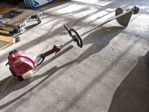 lot 6077 image: Troy-Bilt XP Extra Performance Commercial 4 Cycle Weed Eater