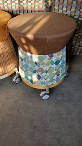 lot 6114 image: 17in x 20in Fabric Rolling Stool