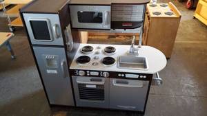 lot 6174 image: Childrens Kitchen Set