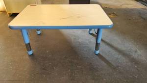 lot 6175 image: 36in x 24in Kids Table