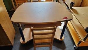 lot 6186 image: Childrens Computer Desk With Chair