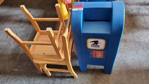 lot 6189 image: Plastic U.S. Mail Box, 2 Kids Chairs