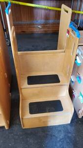lot 6192 image: (2) Wood Steps
