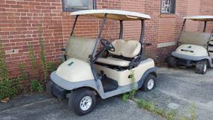 lot 6196 image: Club Car Battery Powered Golf Cart