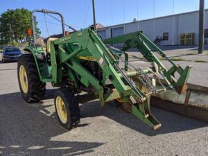 lot 6203 image: John Deere 4500 Tractor With Bucket
