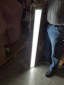 lot 61142 image: SUNCO FLAT SHOP LIGHT UTILITY LED 40W (300W) 4500 LUMEN 5000K (DAYLIGHT)