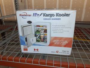 lot 61231 image: Koolatron P65 Kargo 12v Portable Cooler (DOOR SLIGHTLY DAMAGED)