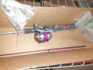 lot 61240 image: Zebco 33 Ladies Spincast Fishing Reel and Rod Combo, Multi-Color (33L602M,10C,NS4)