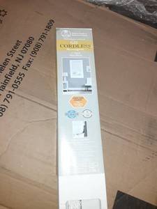 lot 61303 image: Achim Home Furnishings Cordless Morningstar 1 Light Filtering Mini Blind, Width 34inch, Pearl White