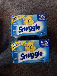 lot 2626 image: Snuggle Fabric Softener Dryer Sheets, 200 Count (2 pack)