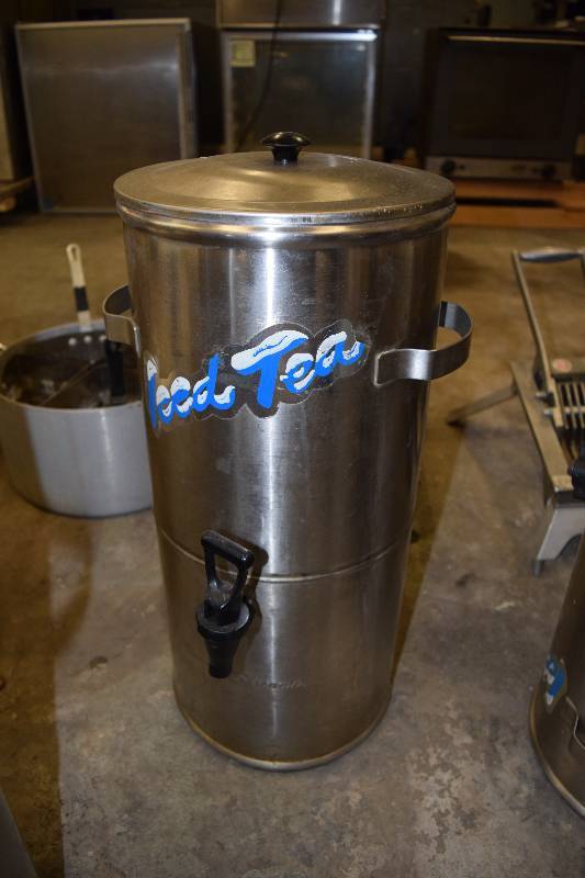 lot 6 image: Ice tea dispenser with ss lid
