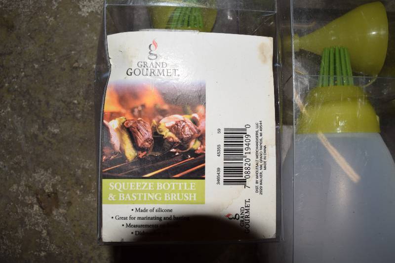 lot 33 image: 4 New Grand Gourmet Squeeze Bottle Basting Brush