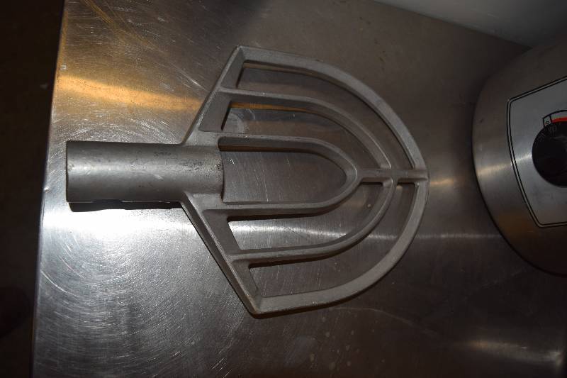 lot 47 image: 20 qt Paddle will fit Hobart