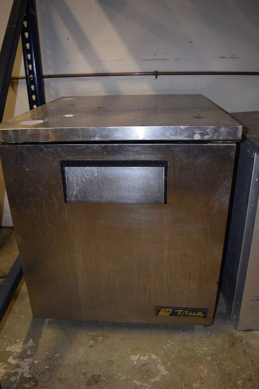 lot 49 image: Single door True freezer on Castors