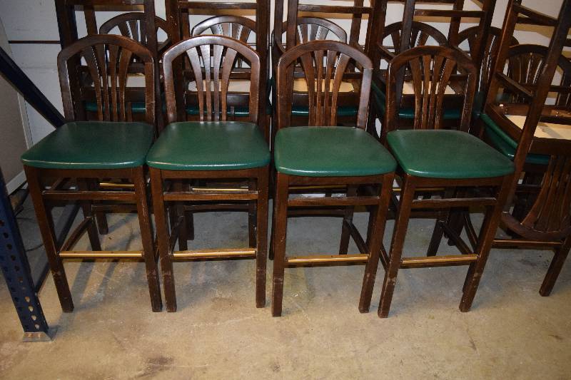 lot 54 image: Bar Stools x4