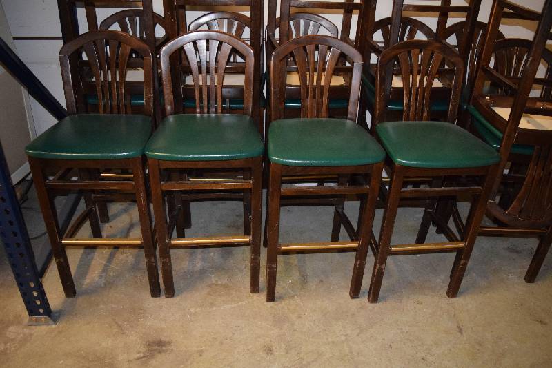 lot 55 image: Bar Stools x4