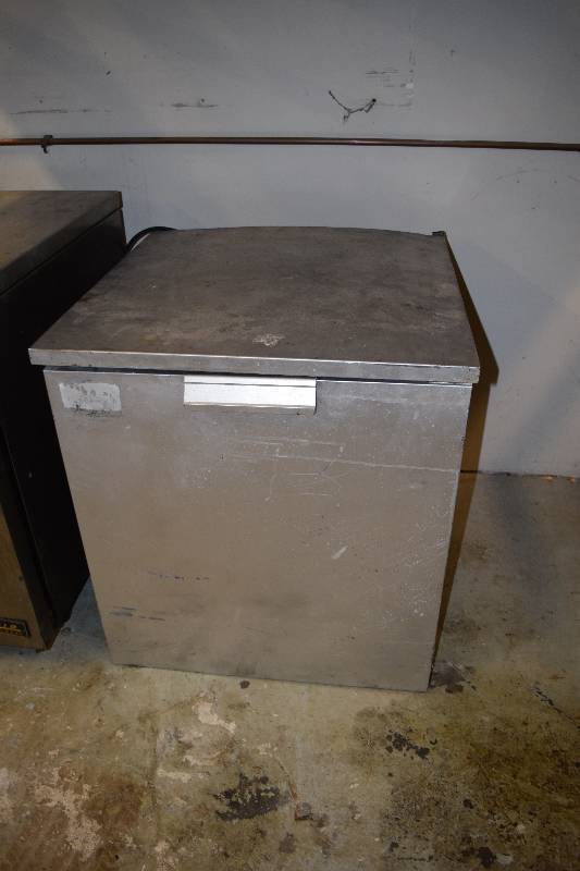 lot 57 image: Delfield Cooler