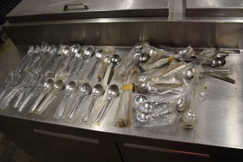 lot 80 image: Lot of Forksspoonsbutter knifes