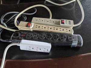 lot 7014 image: Lot Of Surge Protectors
