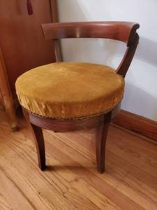 lot 1128 image: Vanity Round Style Seat - Orange Velvet&nbsp