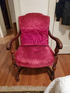lot 1129 image: Carved Mahogany Red Velvet Arm Chair