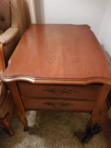lot 2110 image: BASSETT SIde Table with Drawer 28 x 20 x 21 Inches