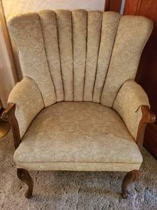 lot 2112 image: Victorian Style Chair