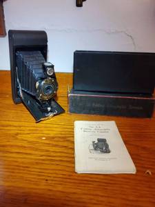 lot 2129 image: NO.2A Filding Autographic Brownie. Eastman KODAK. Kodex No.1. 11206
