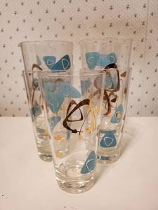 lot 2142 image: MCM 7 Piece Tumbler Set