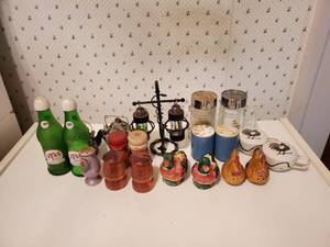 lot 2159 image: Lot of Salt and Pepper Shakers