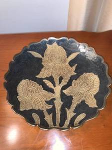 lot 6227 image: Brass and Black Plate Location Mantel
