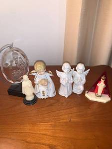 lot 6234 image: Lot of AngelsReligious Items Location Mantel