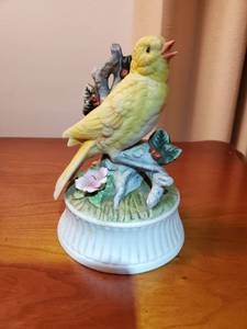 lot 6244 image: SHAFFORD yellow Bird Porcelain Musical. Tested and Working