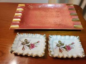 lot 6246 image: Lot of 3 Gilded Trays. 2 Small Floral and 1 Red