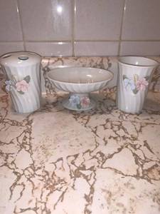 lot 6264 image: Cute Floral 3 Piece Bathroom Set Location Bathroom