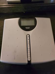 lot 6273 image: Homesics Scale. Needs Watch Battery.