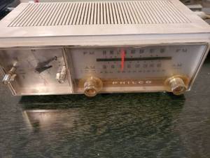 lot 6276 image: Vintage Philco Clock Radio. Untested