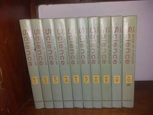 lot 7878 image: Vintage Lot Of Books,The Book Of Popular Science In Excellent Condition From 1970
