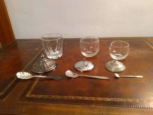 lot 7894 image: Lot Of 3 Cool Different Sized Salt Dips