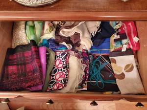 lot 7899 image: Lot of Vintage Scarves