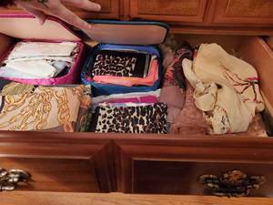 lot 7900 image: Lot of Vintage Hankerchiefs