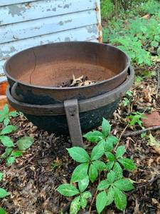 lot 7913 image: Cast Iron Cauldron With Base Cracked Location Back Storage