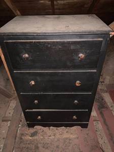lot 7948 image: Antique Dovetailed Chest of Drawers Location Upstairs