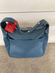 lot 7954 image: Vintage Samsonite Saturn Locking Purse With Key Location Spare