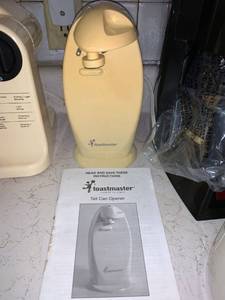lot 7967 image: Toastmaster Tall Electric Can Opener Works Location Kitchen