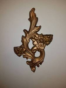 lot 8550 image: Pair of Candle Holding Wall Sconces