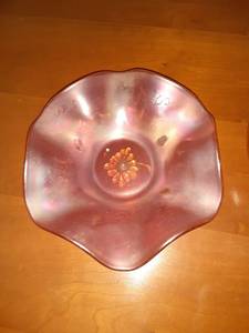 lot 8555 image: Lot of Two Piece Carnival Glass Decorative Dishes