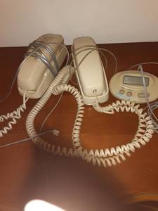 lot 8563 image: Lot of Two Bush Button Telephones and Caller ID